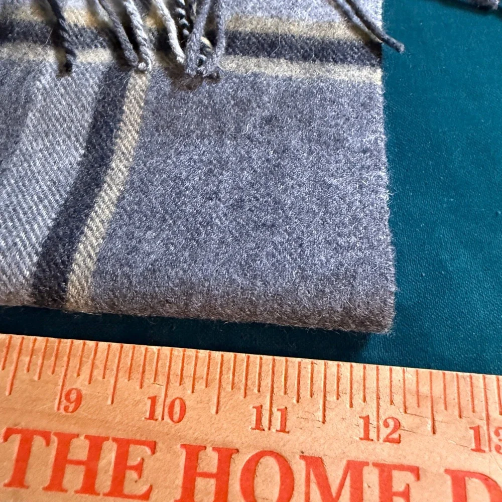 Club‎ Room 100% Cashmere Plaid Scarf Gray Tan Fringe Warm Winter Accessory